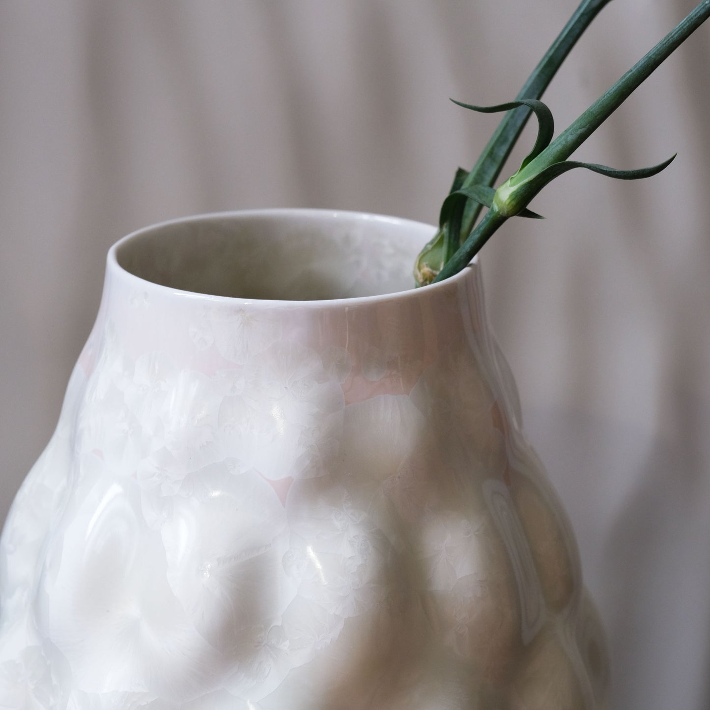 Vase PINEAE, couleur "Bagatelle"